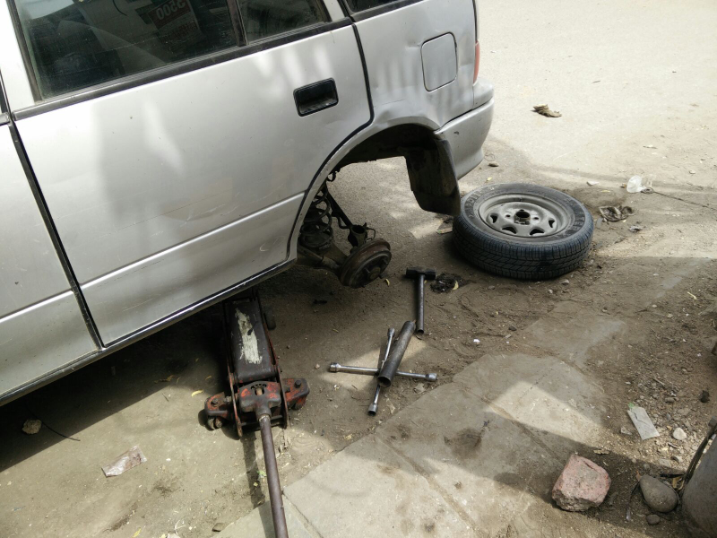 Illustration for article titled We Took A Beat Up Suzuki 500 KMS To Visit A Beach